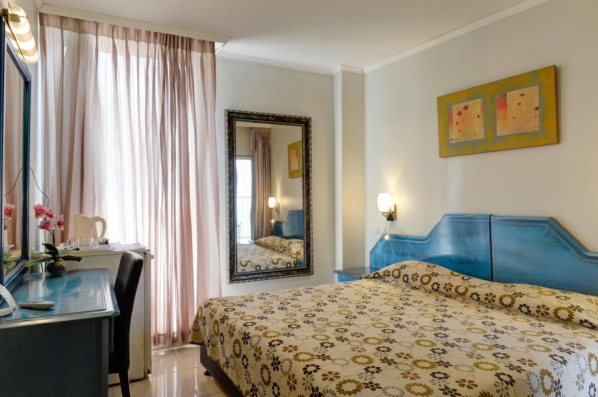 Residence Hotel Нетания Экстерьер фото
